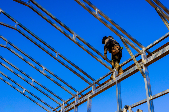 Spawacz / monter konstrukcji stalowych